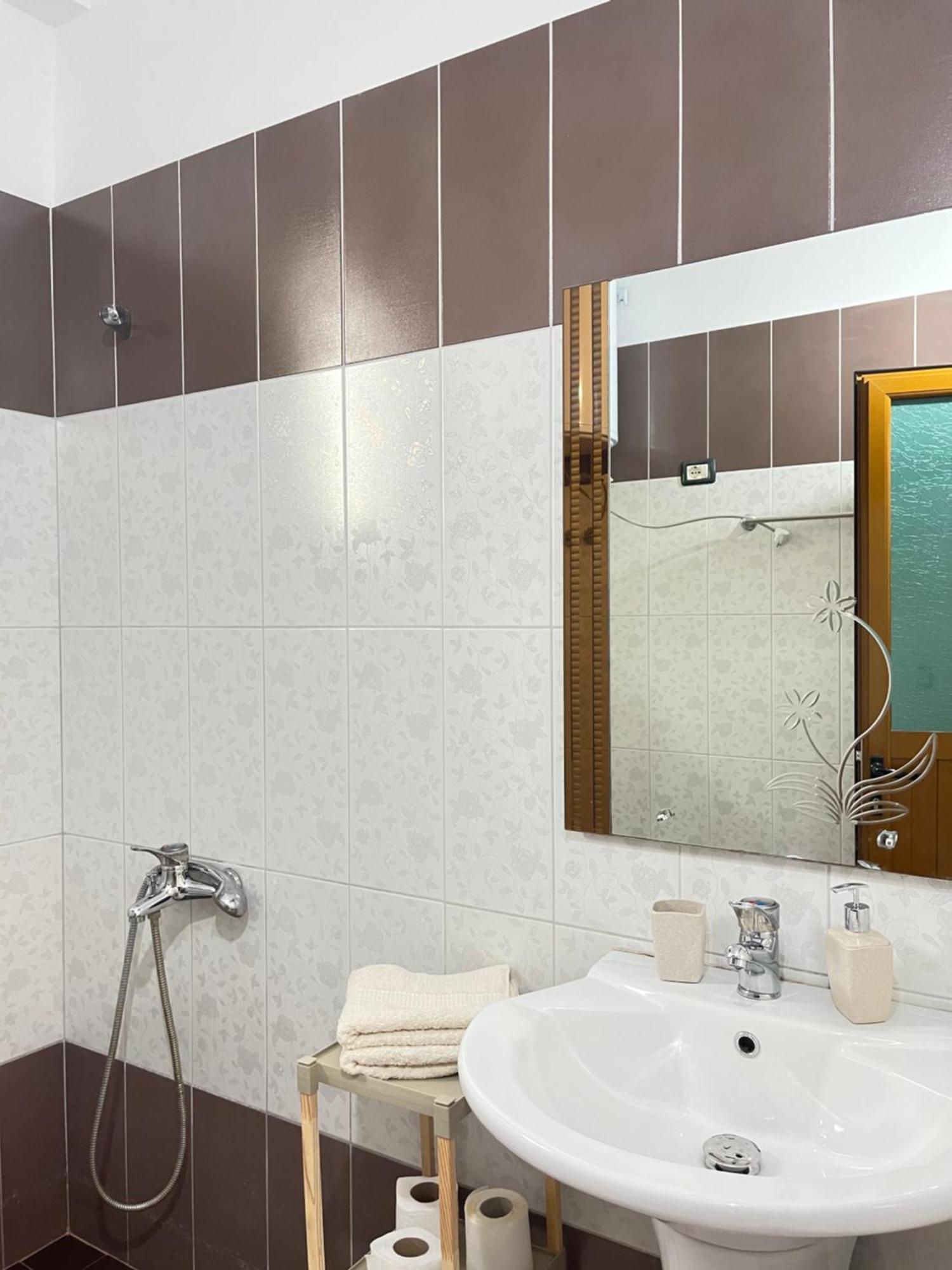Blossom Apartments Vlore Exterior photo